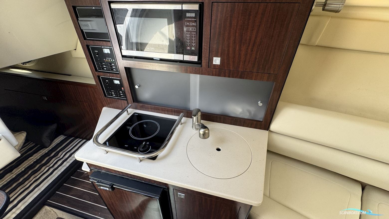 Monterey 275 Sport Yacht