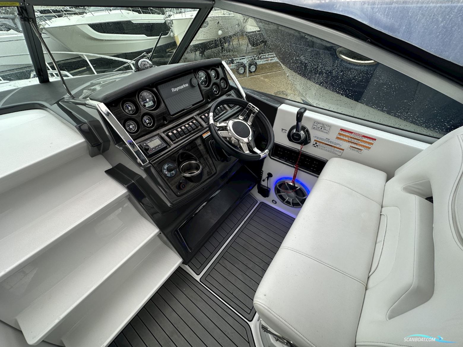 Monterey 275 Sport Yacht