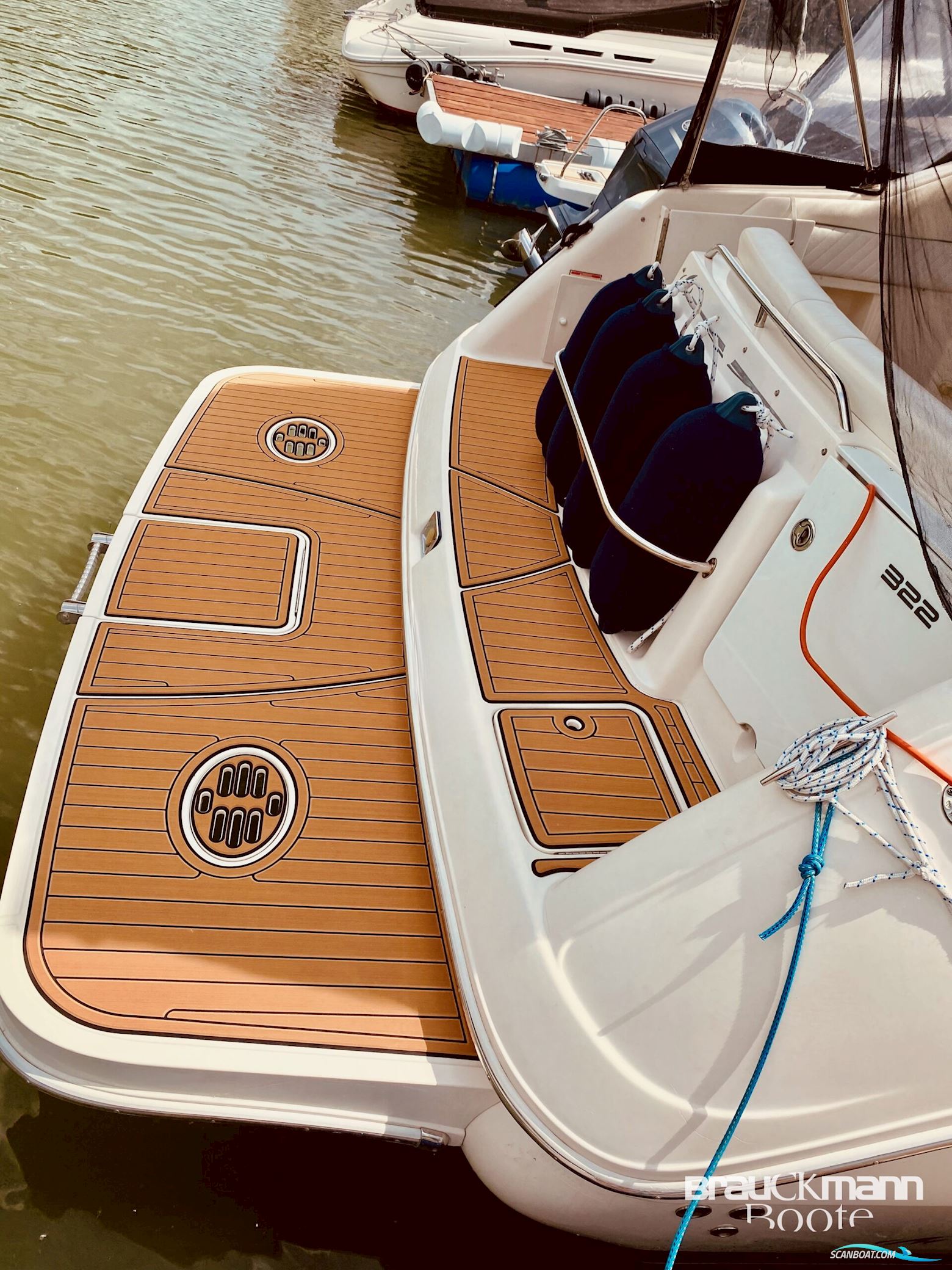 Monterey 322