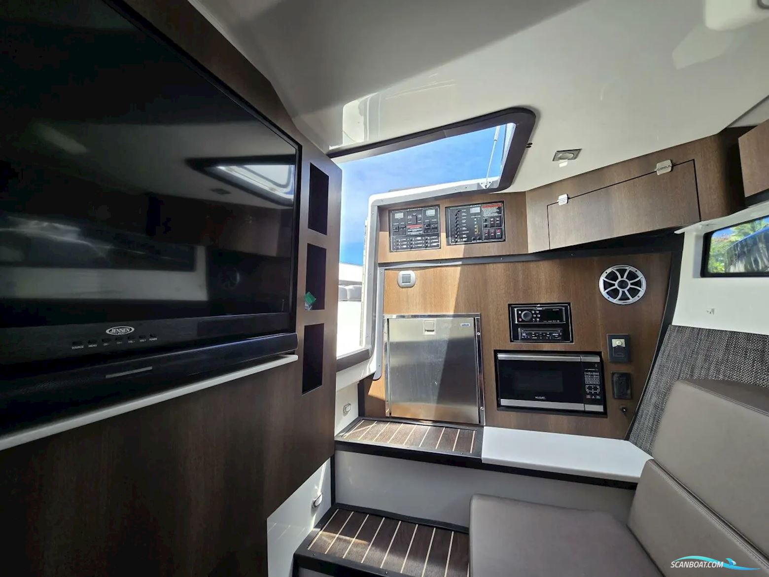 Monterey 378 Super Express