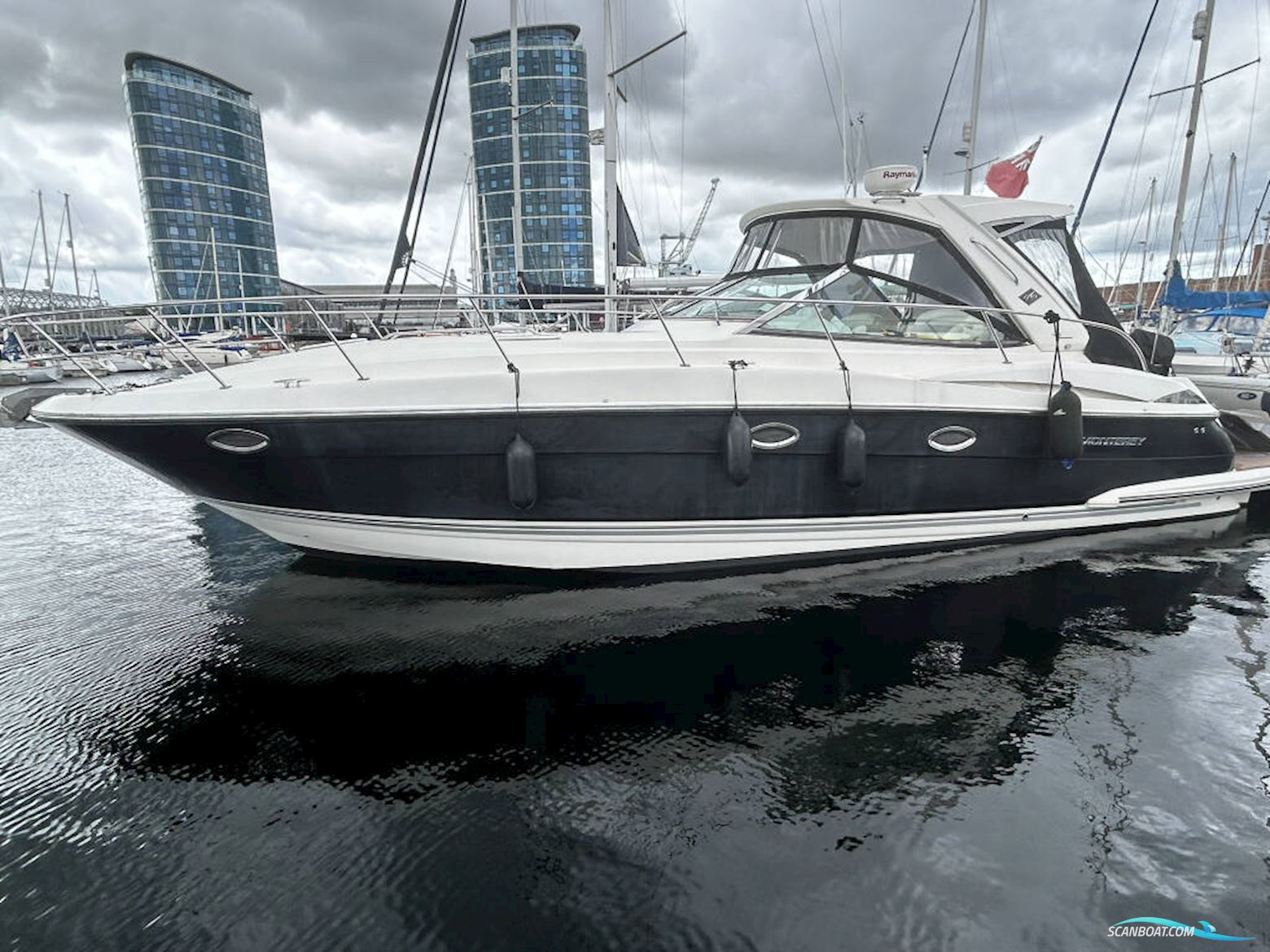 Monterey 415 Sports Yacht Motorboat 2009, with Volvo Penta engine, United Kingdom