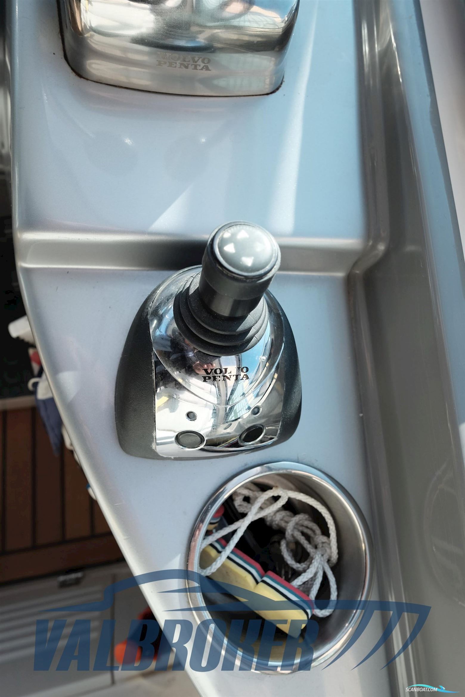 Monterey Boats 415 SY Sport Yacht