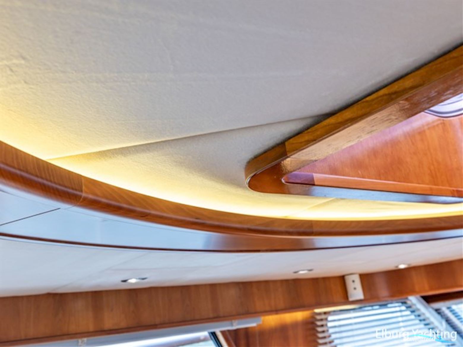 Moonen 68 - Flybridge 