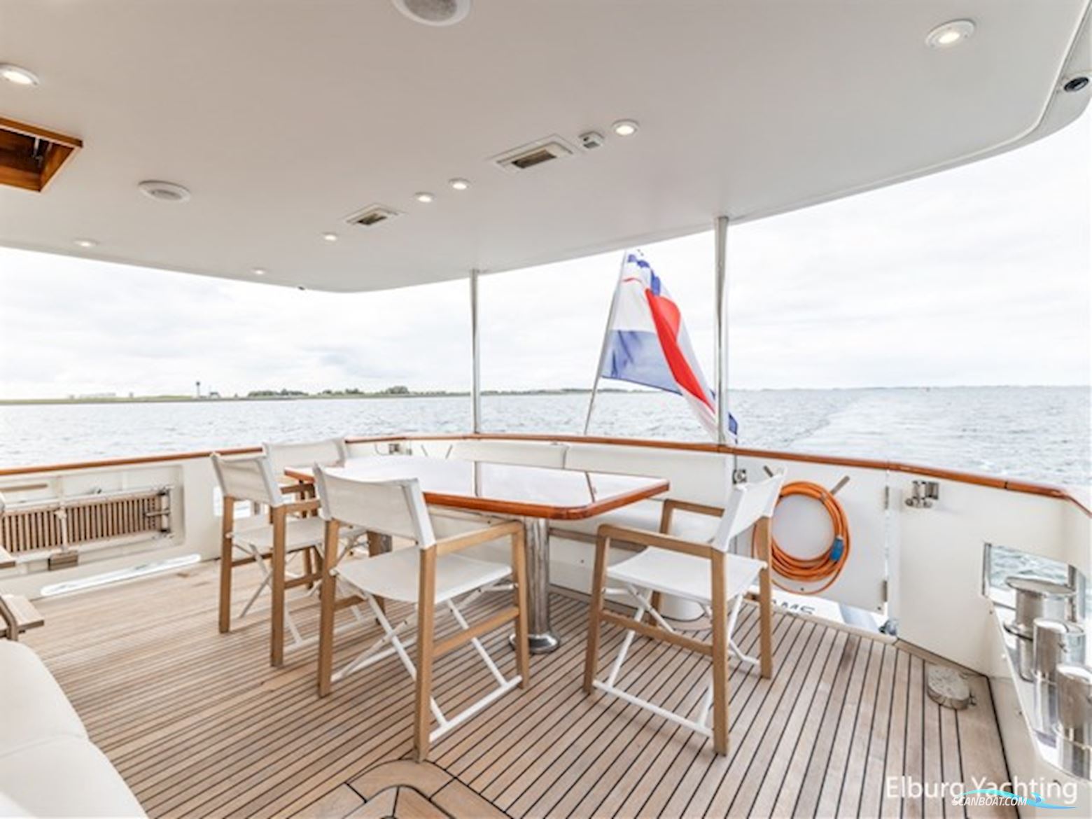 Moonen 68 - Flybridge 