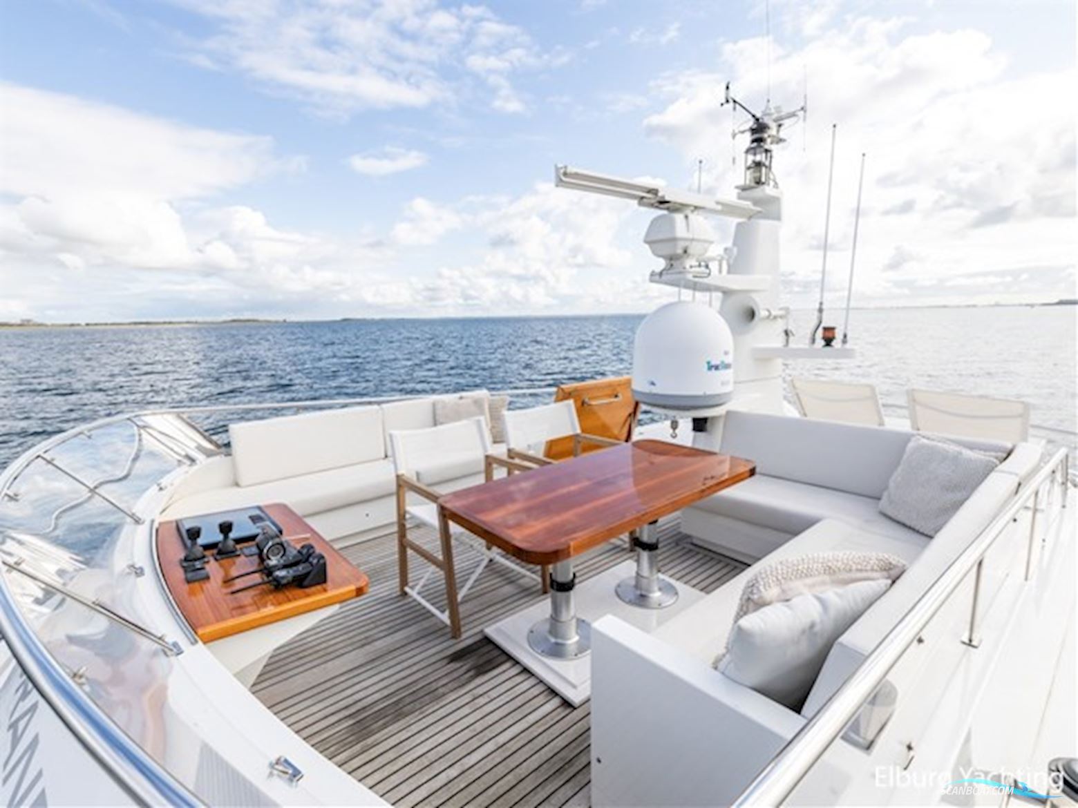 Moonen 68 - Flybridge 