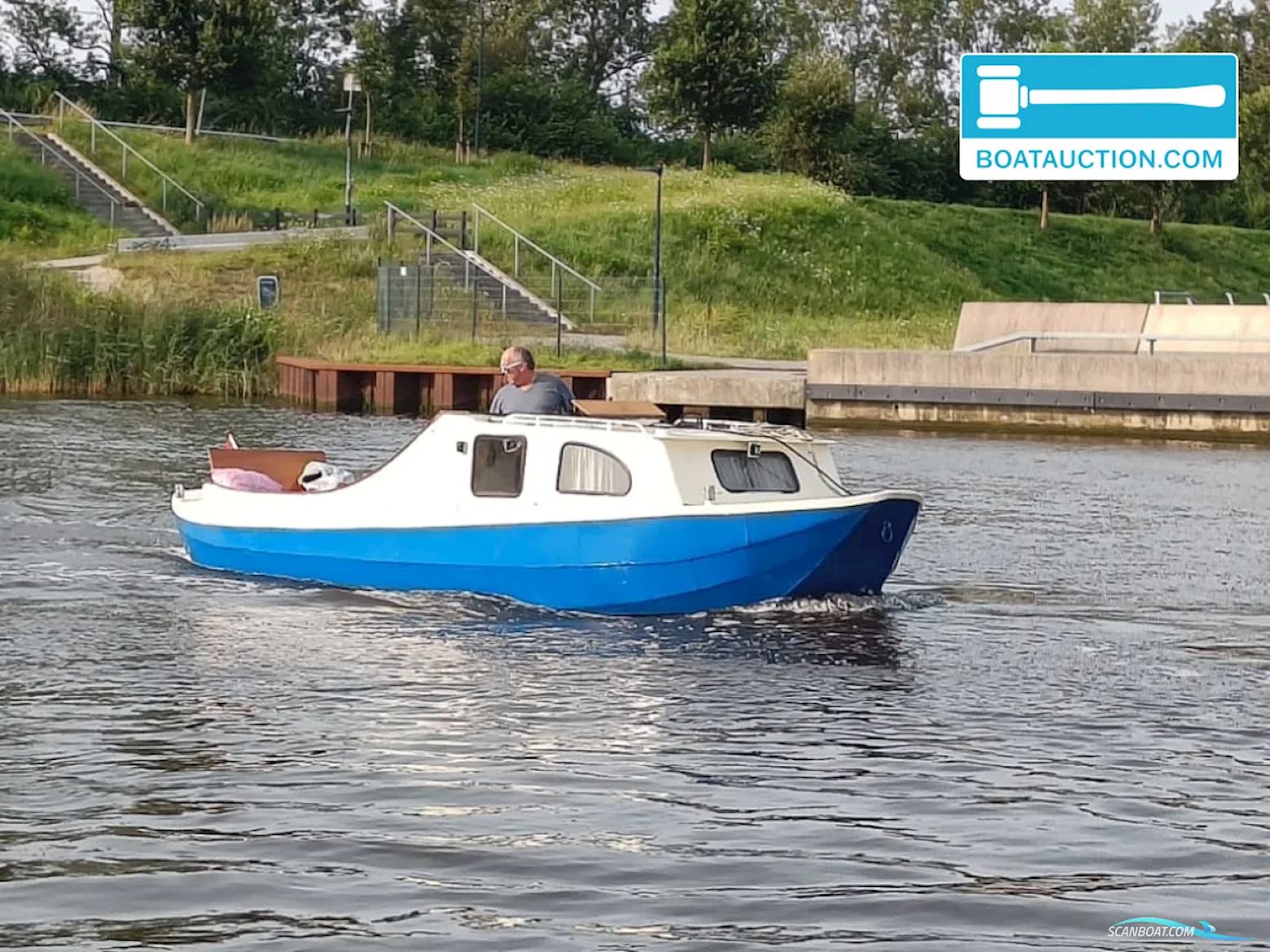 Motorboot 900 Motorboat , with Mercedes engine, The Netherlands