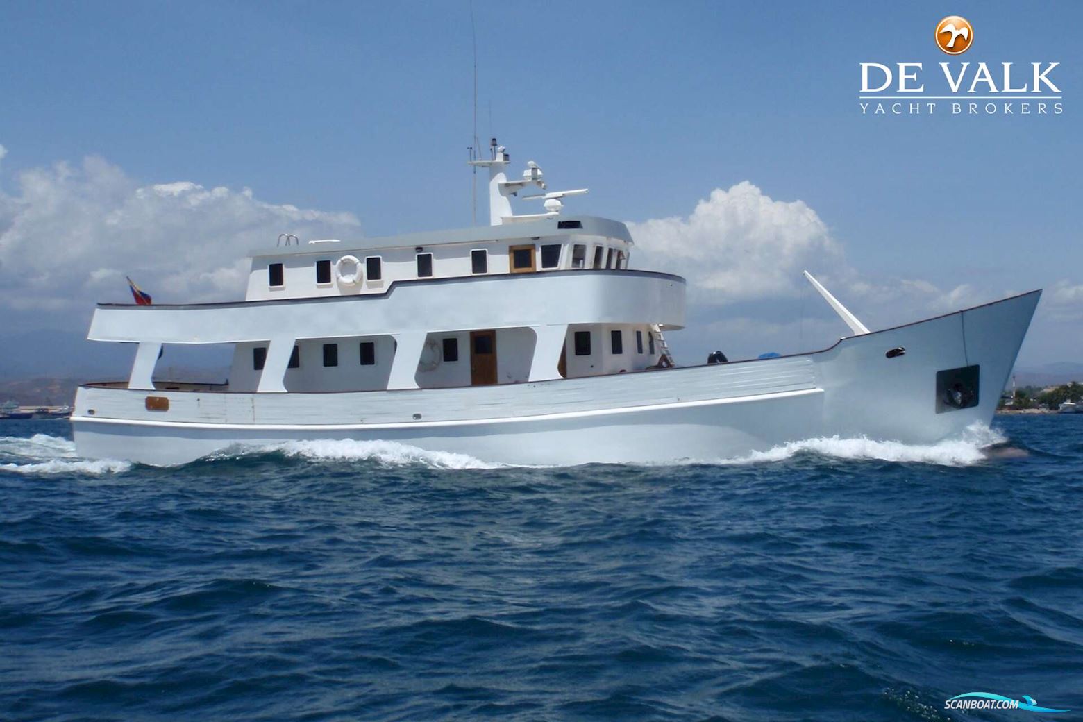 Motorjacht Open kuip Motorboat 1973, with Baudouin engine, No country info