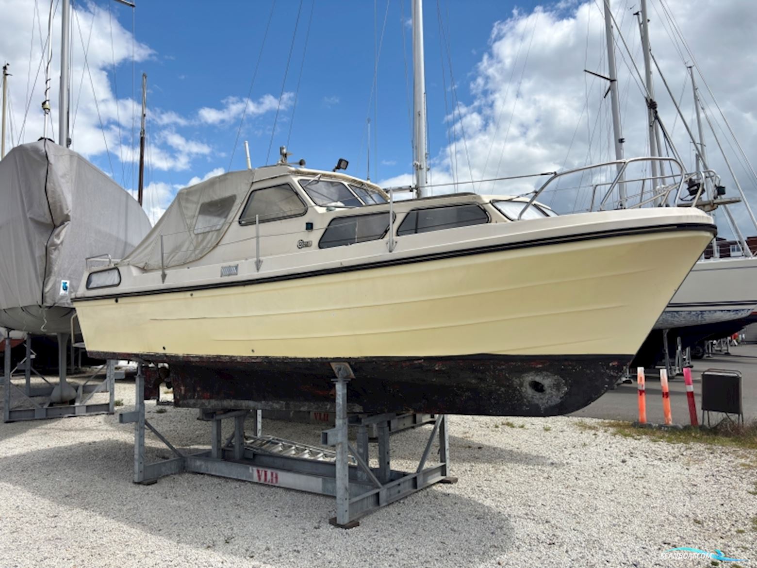 Myra 25