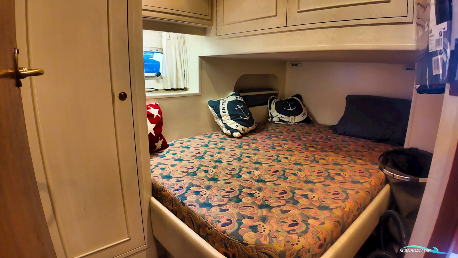 Neptunus 138 / 46 Flybridge Sedan