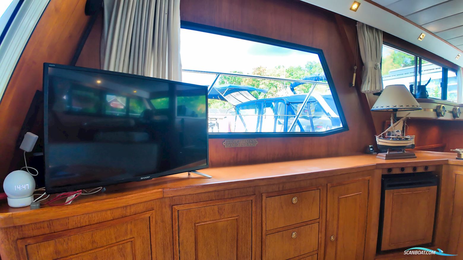 Neptunus 138 / 46 Flybridge Sedan