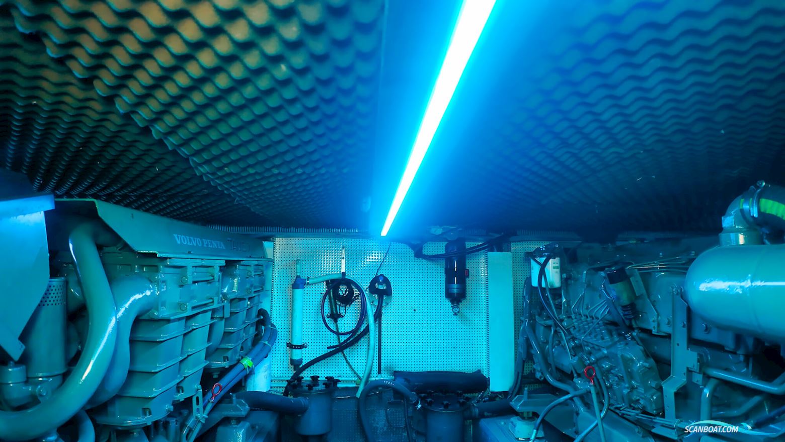 Neptunus 138 / 46 Flybridge Sedan