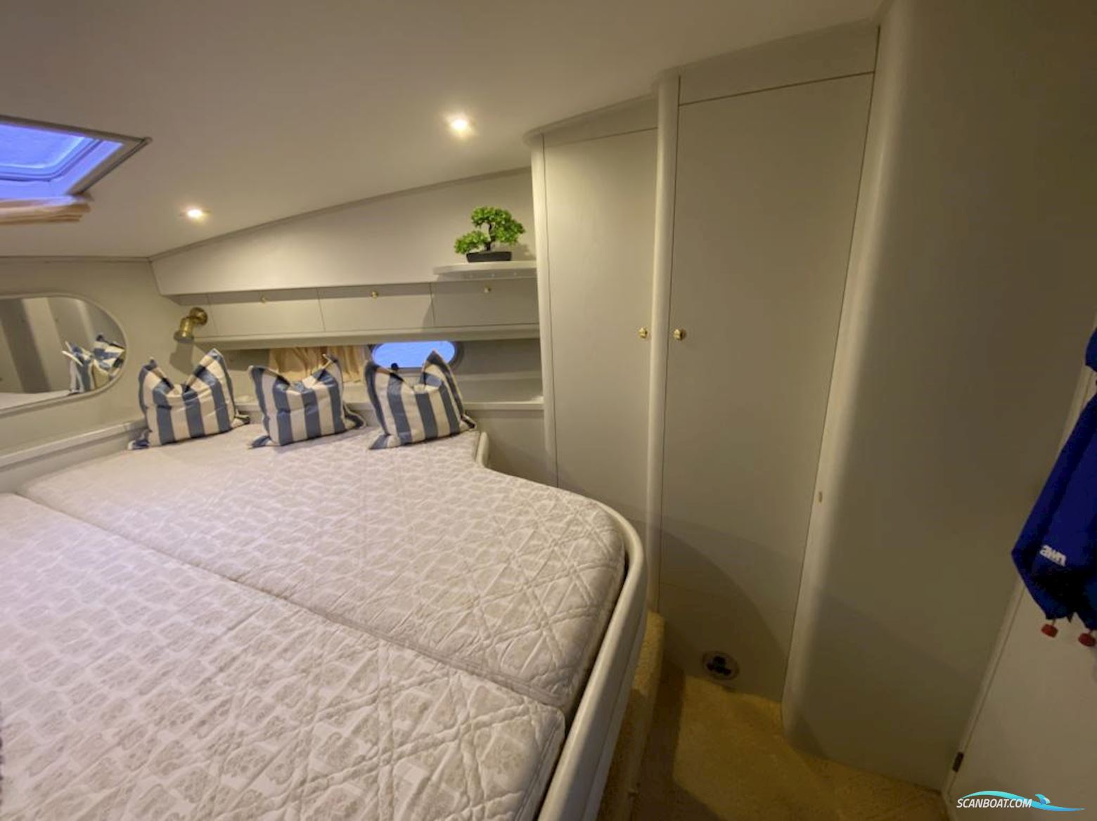 Neptunus 138 Sedan Fly