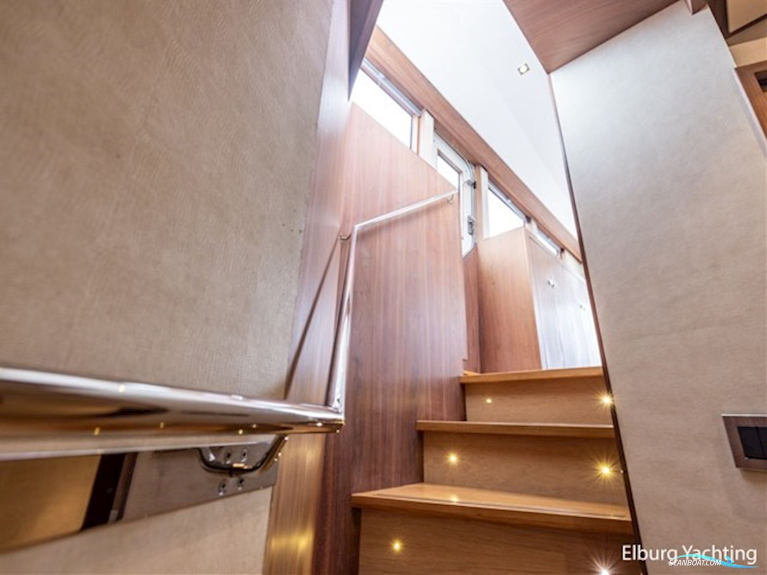 NG Explorer 50 - MY Wild Thing 