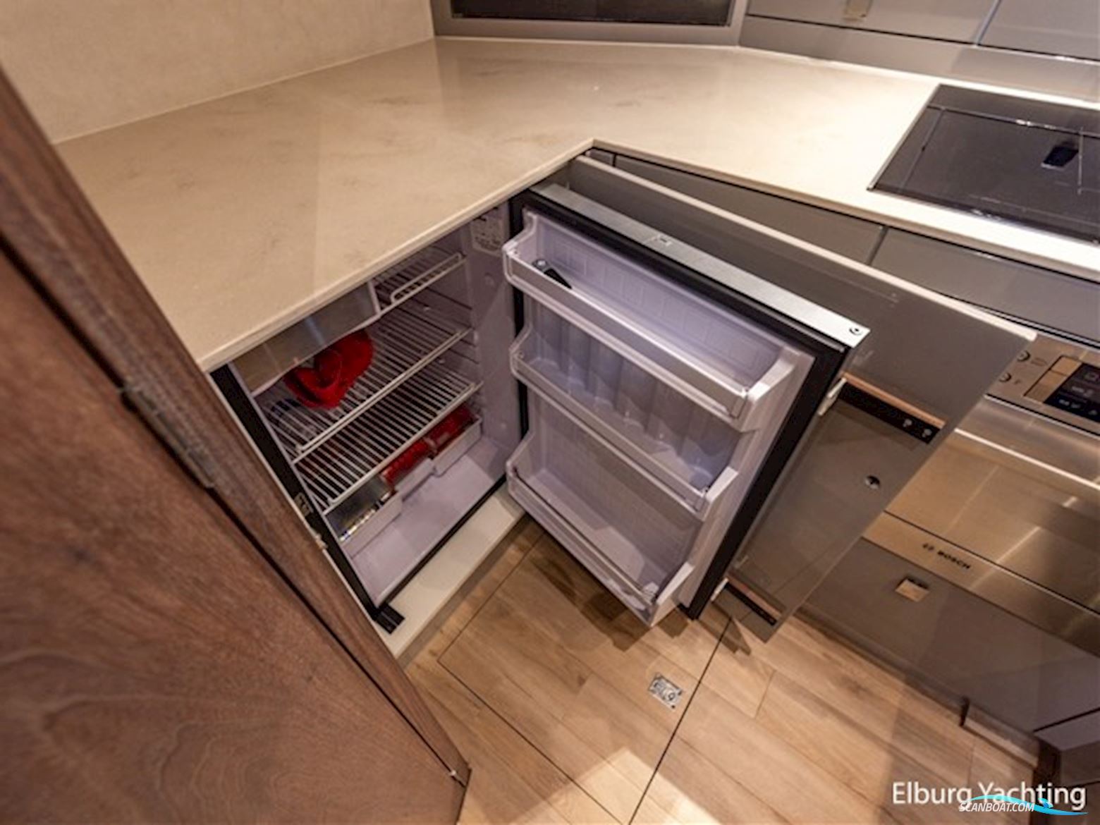 NG Explorer 50 - MY Wild Thing 