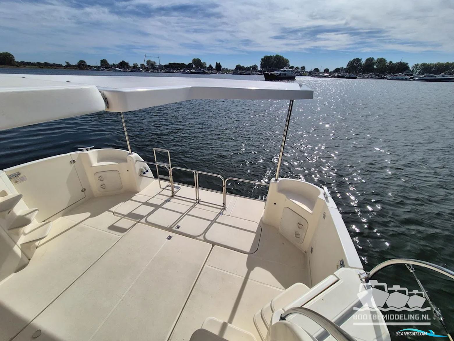 Nicols Yacht Sixto Prestige