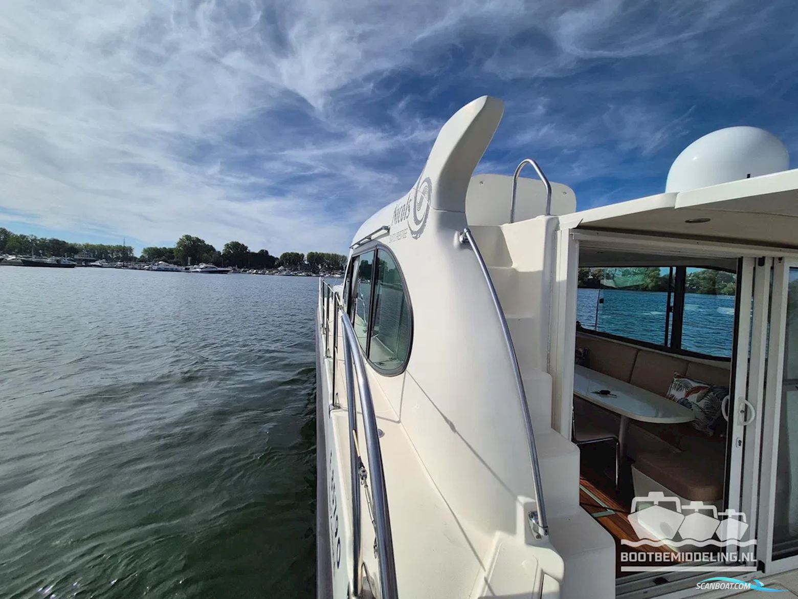 Nicols Yacht Sixto Prestige