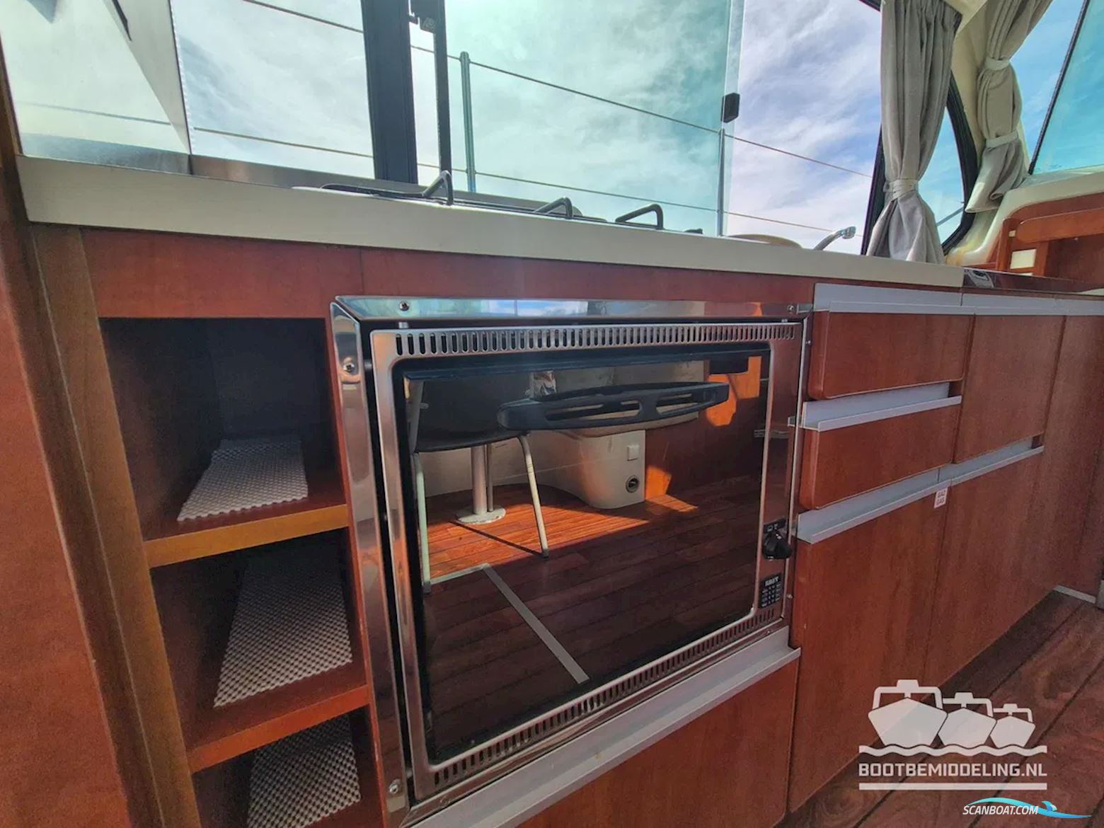 Nicols Yacht Sixto Prestige