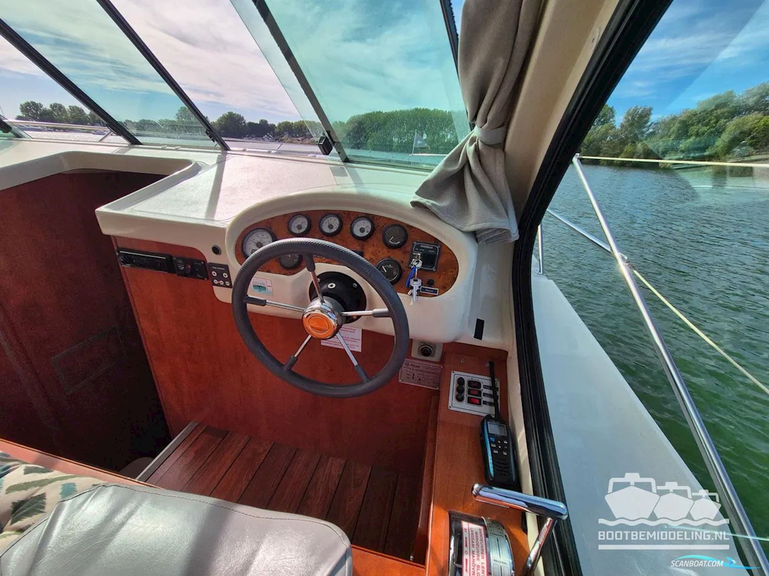 Nicols Yacht Sixto Prestige