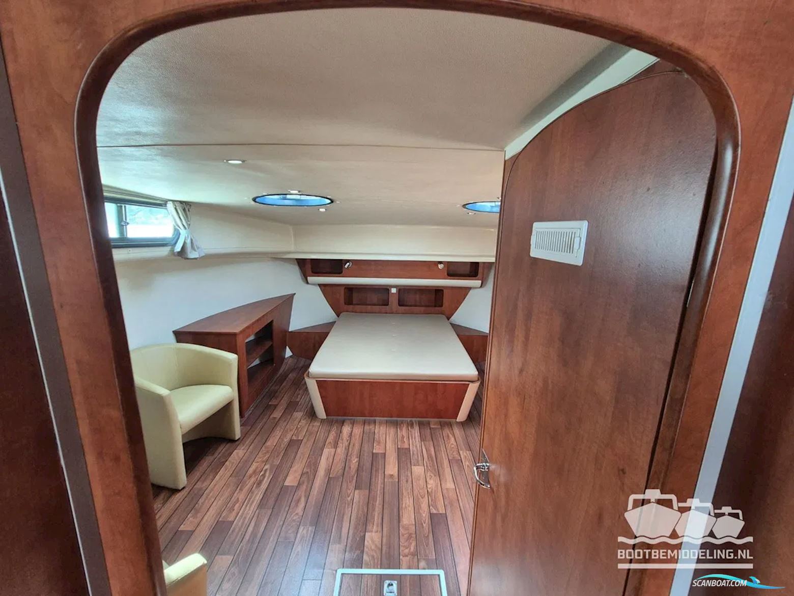 Nicols Yacht Sixto Prestige