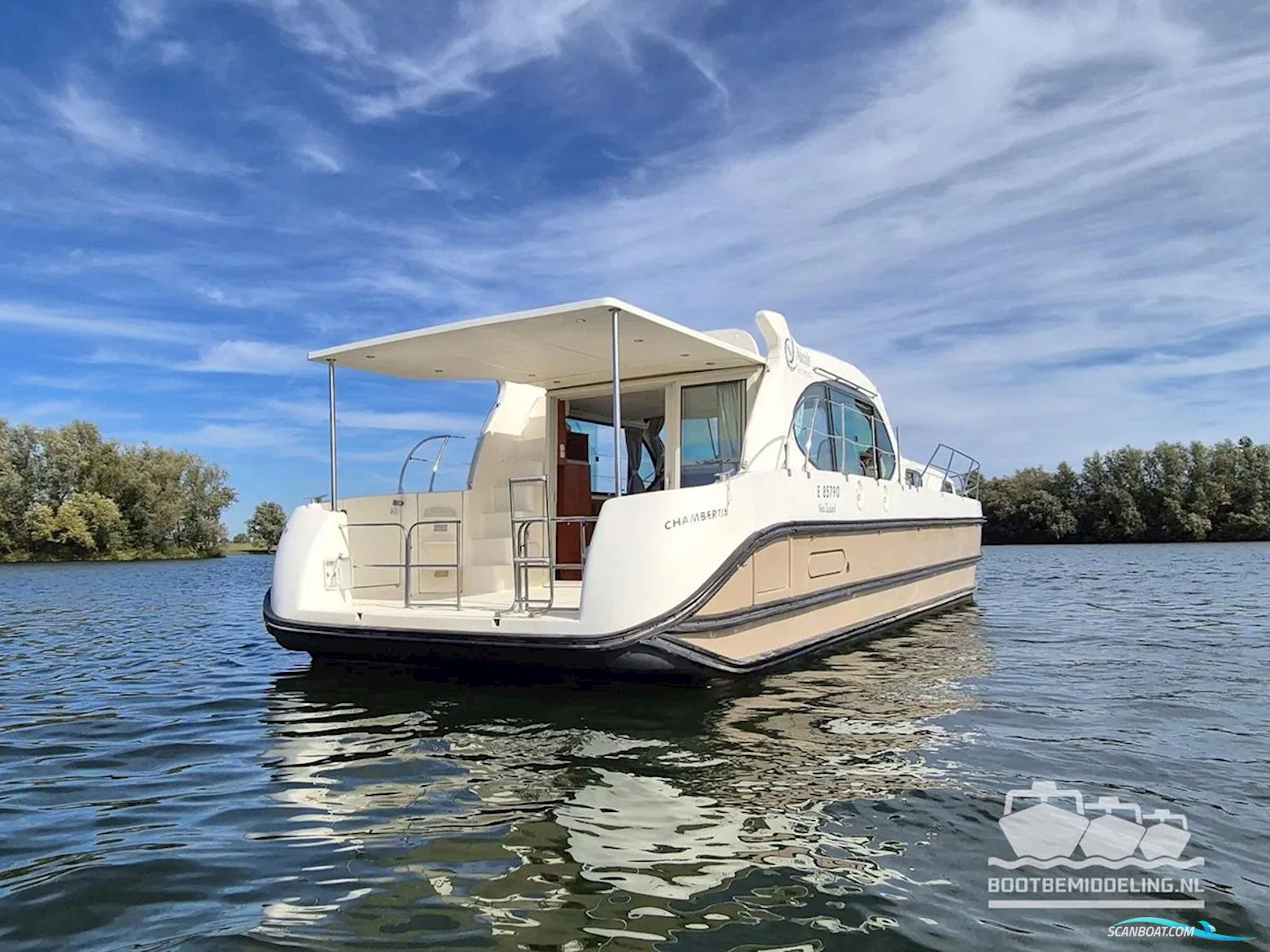 Nicols Yacht Sixto Prestige