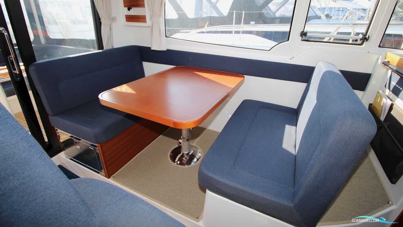Nimbus 305 Coupe 