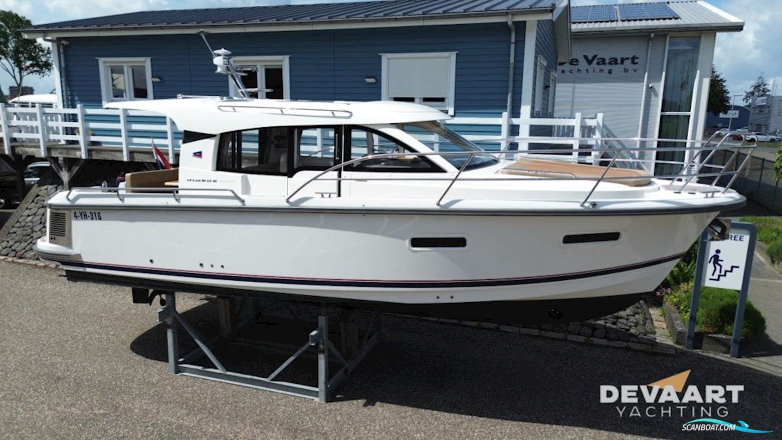 Nimbus 305 Coupe Motorboat 2019, with Volvo Penta engine, The Netherlands