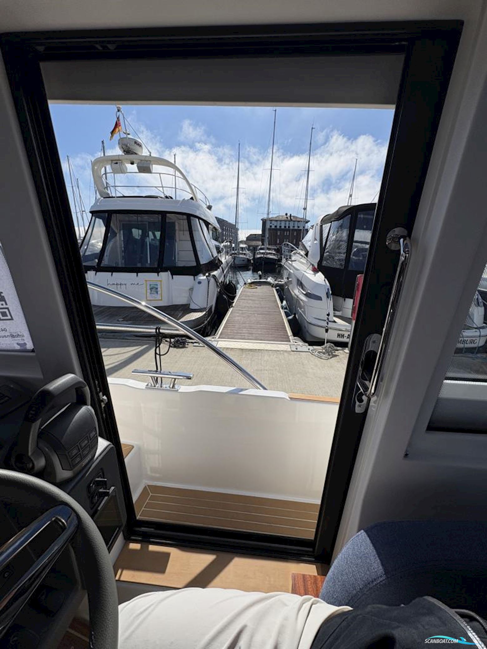 Nimbus 305 Coupe