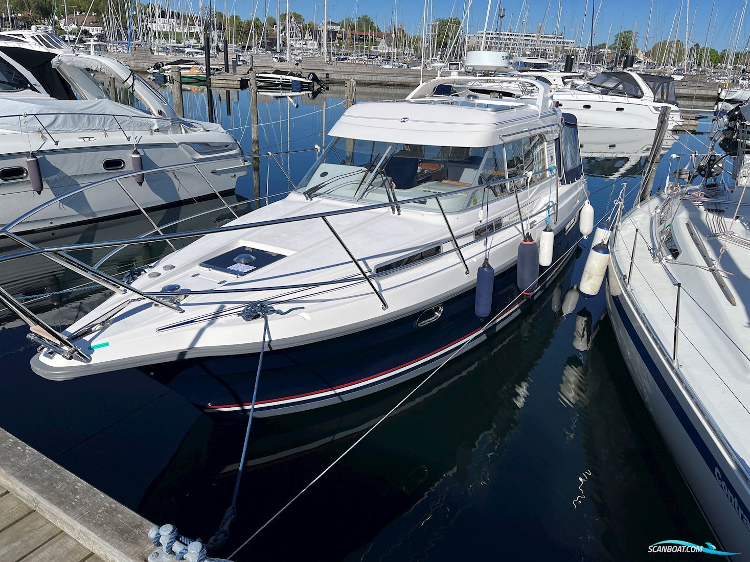 Nimbus 320 Coupe Motorboat 2004, with Yanmar 4LH-Stp engine, Denmark