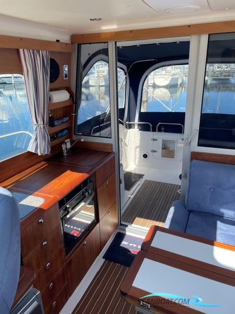 Nimbus 320 Coupe