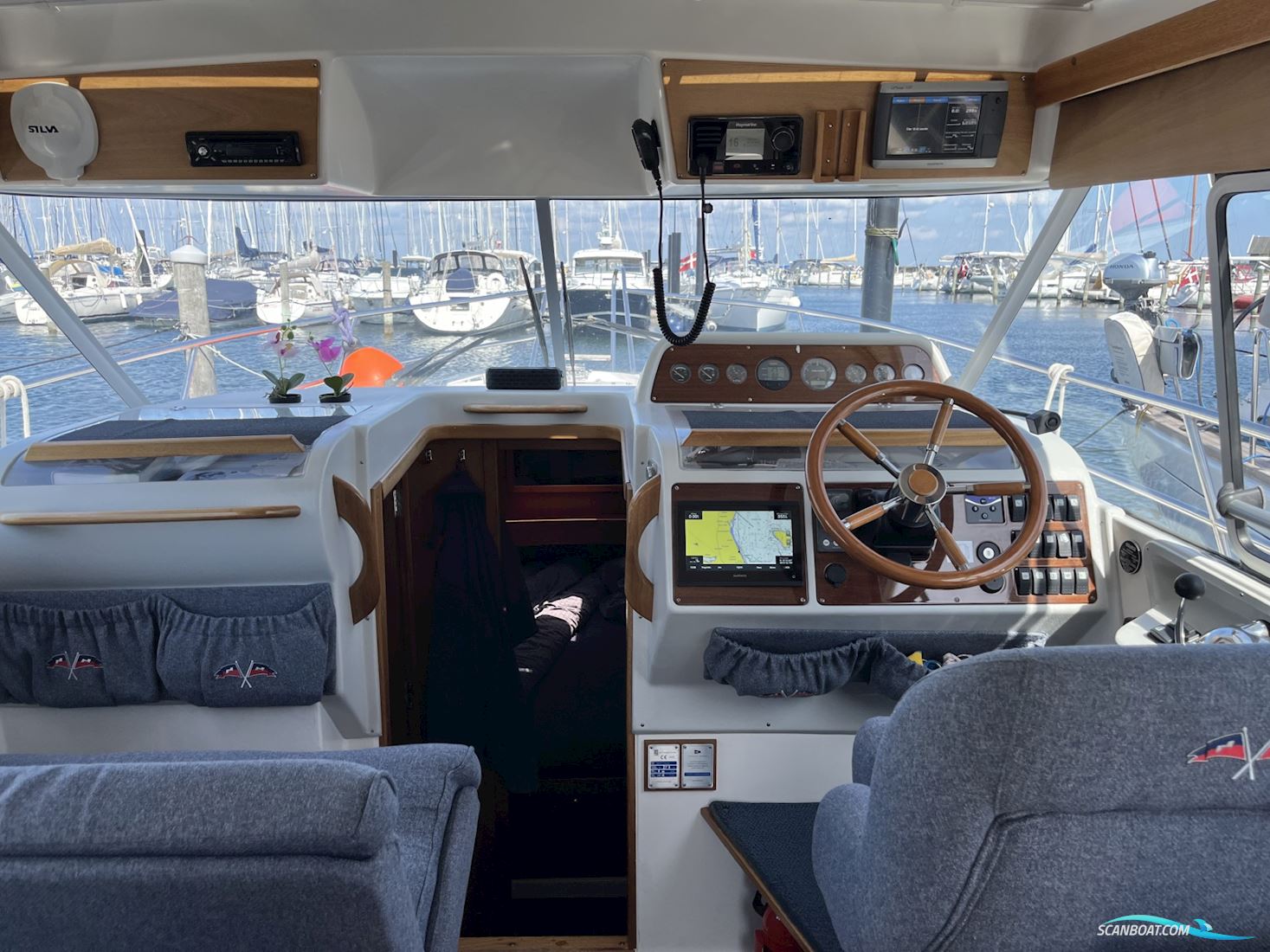 Nimbus 320 Coupe