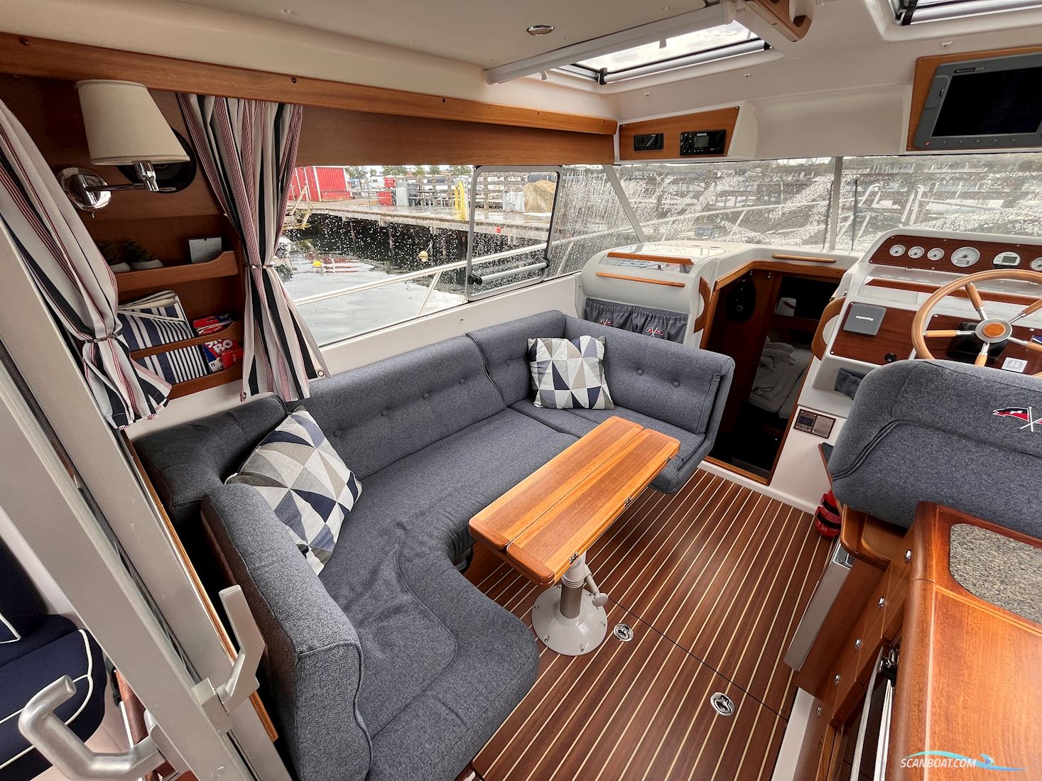 Nimbus 320 Coupe