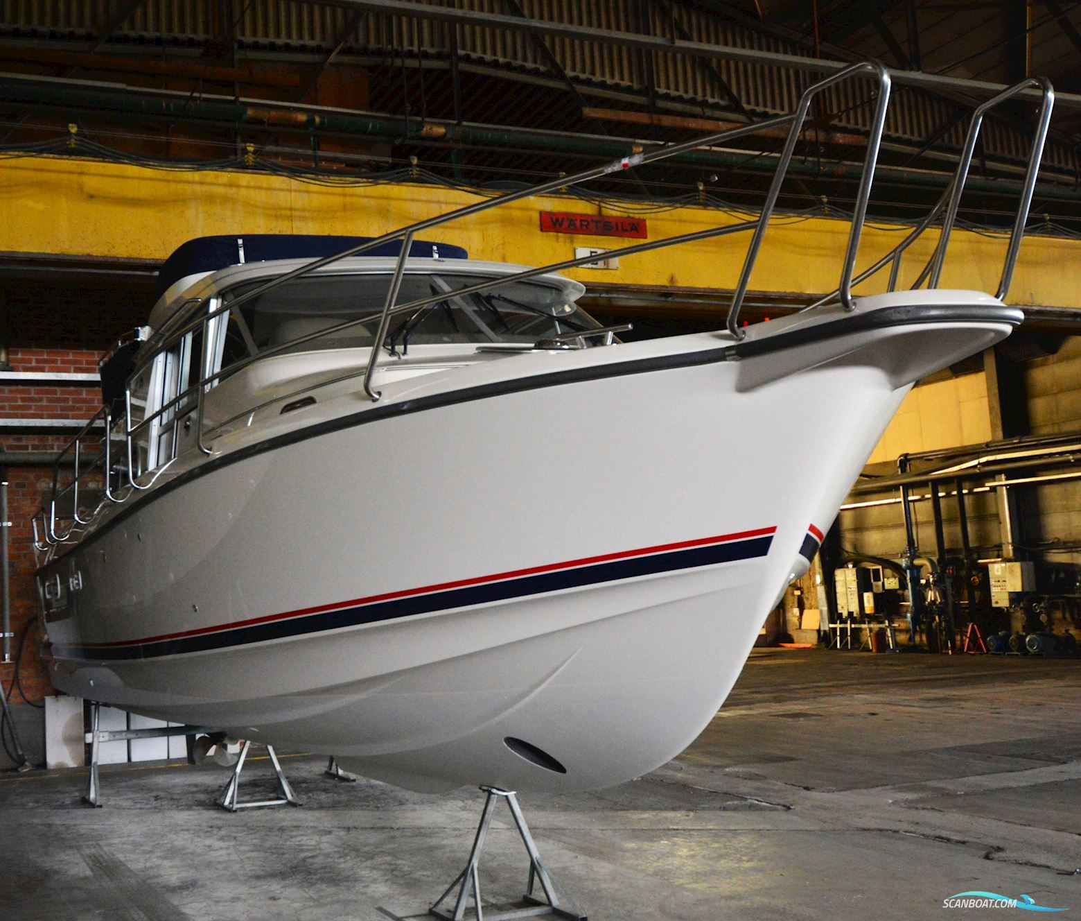 Nimbus 340 Commander Fly