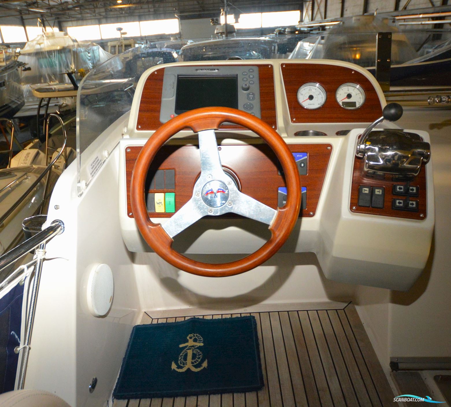 Nimbus 340 Commander Fly
