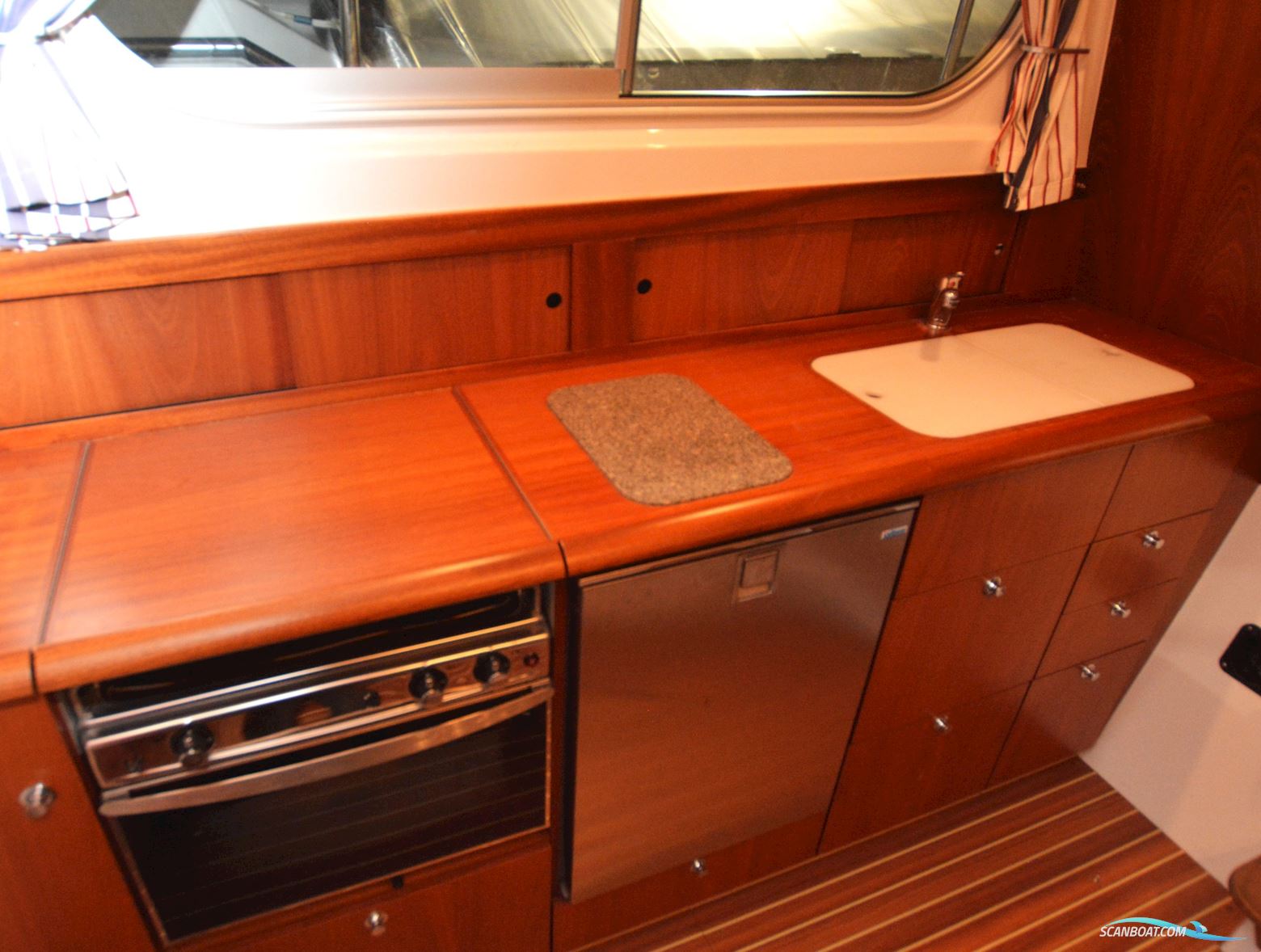 Nimbus 340 Commander Fly