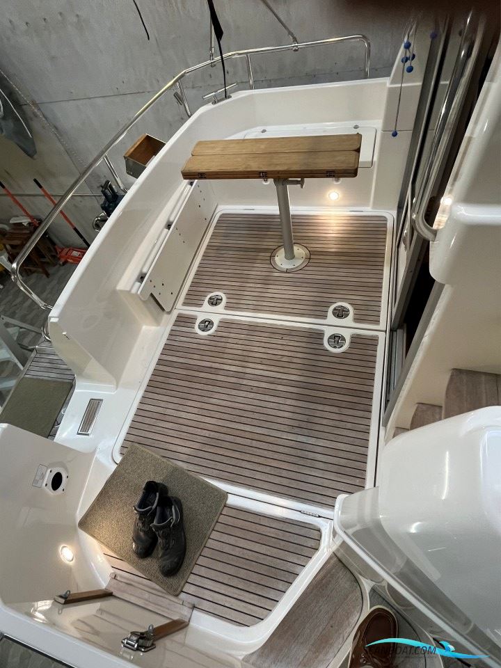 Nimbus 340 Commander