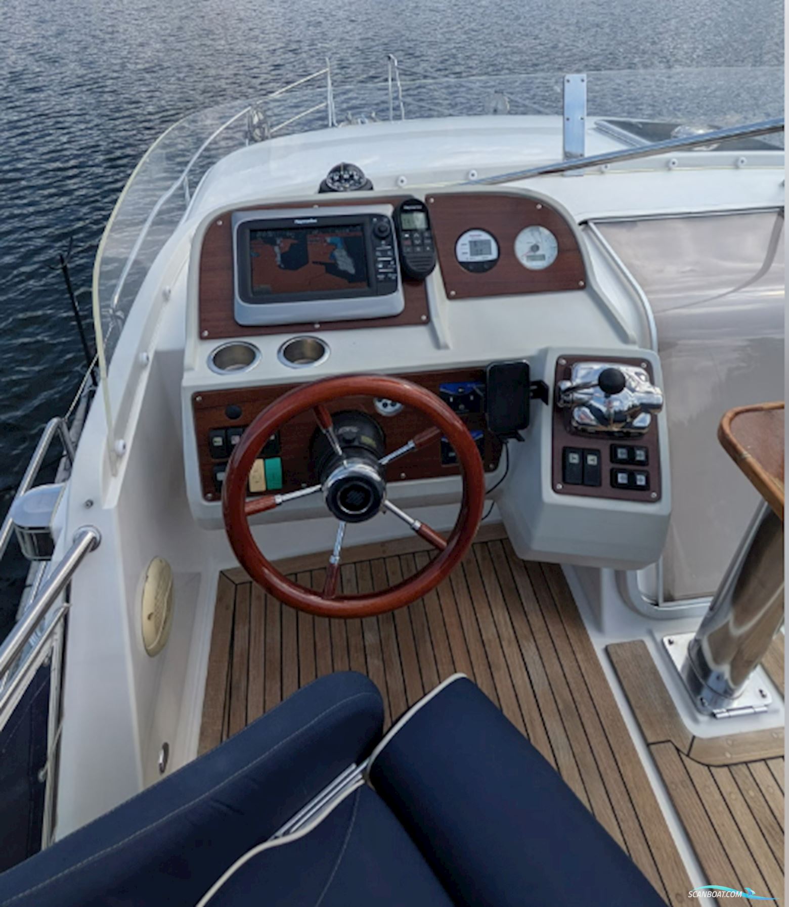 Nimbus 340 Commander