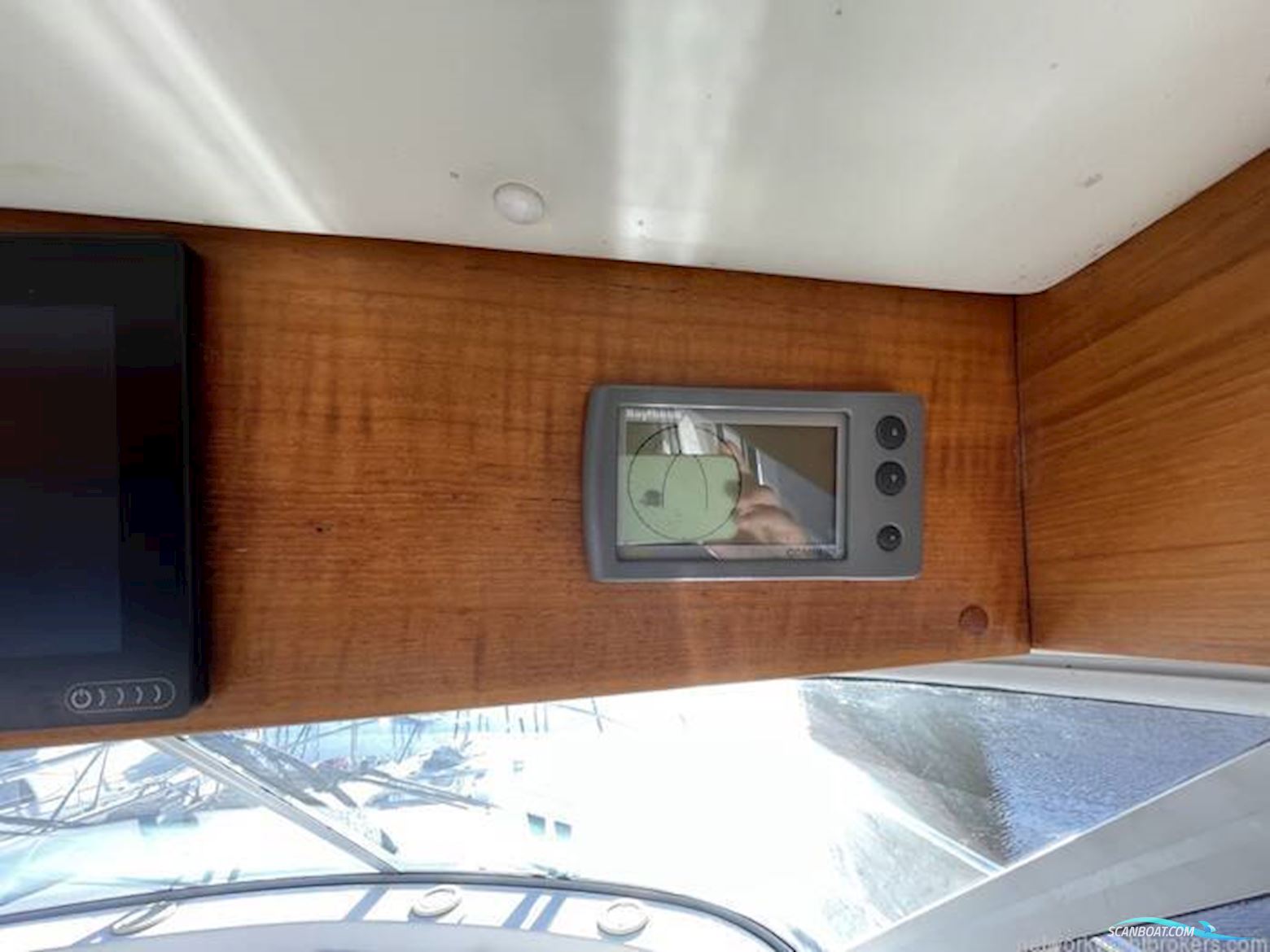 Nimbus 370 Commander