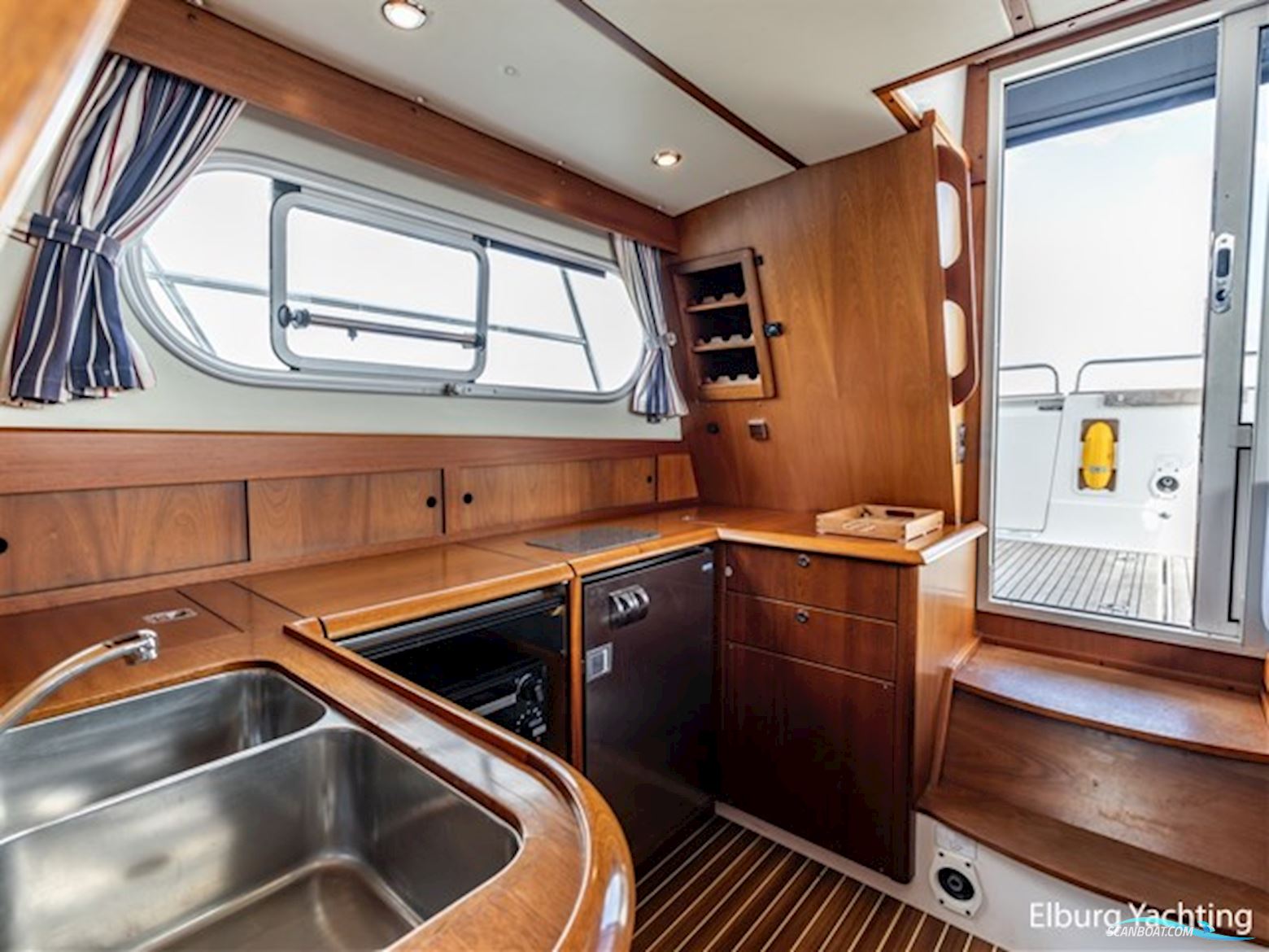 Nimbus 380 Commander 