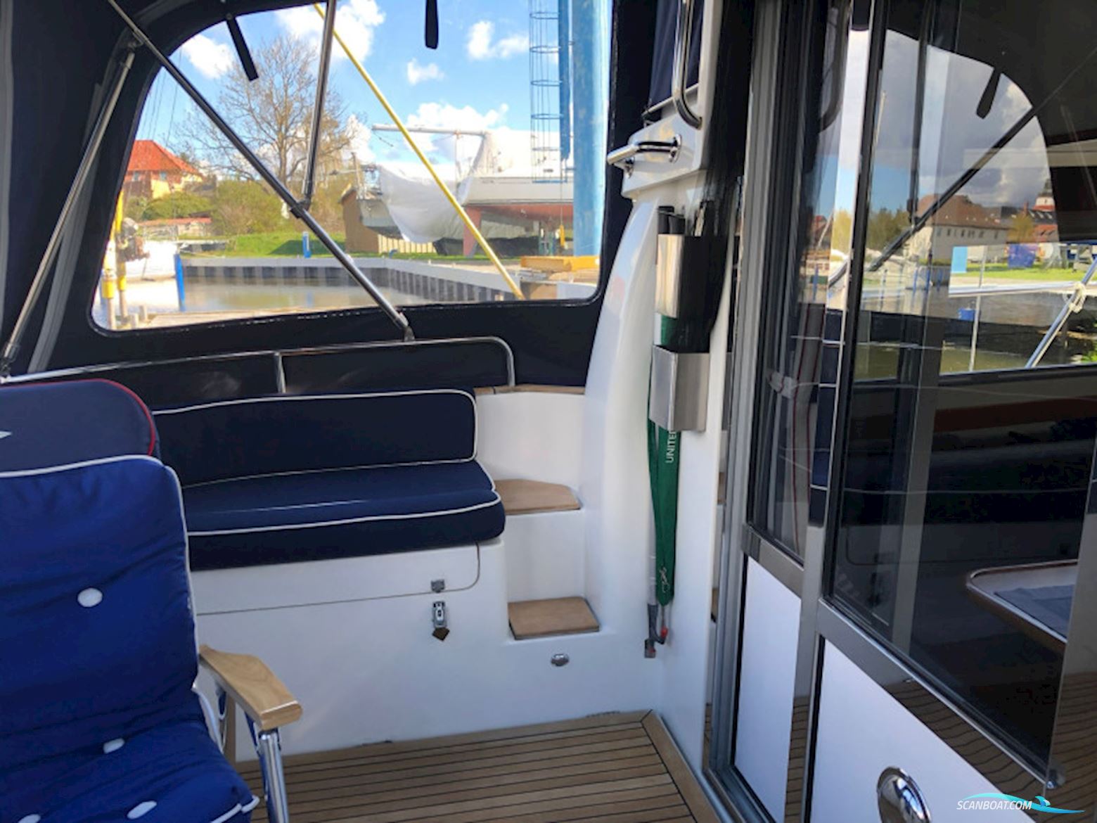 Nimbus 380 Commander