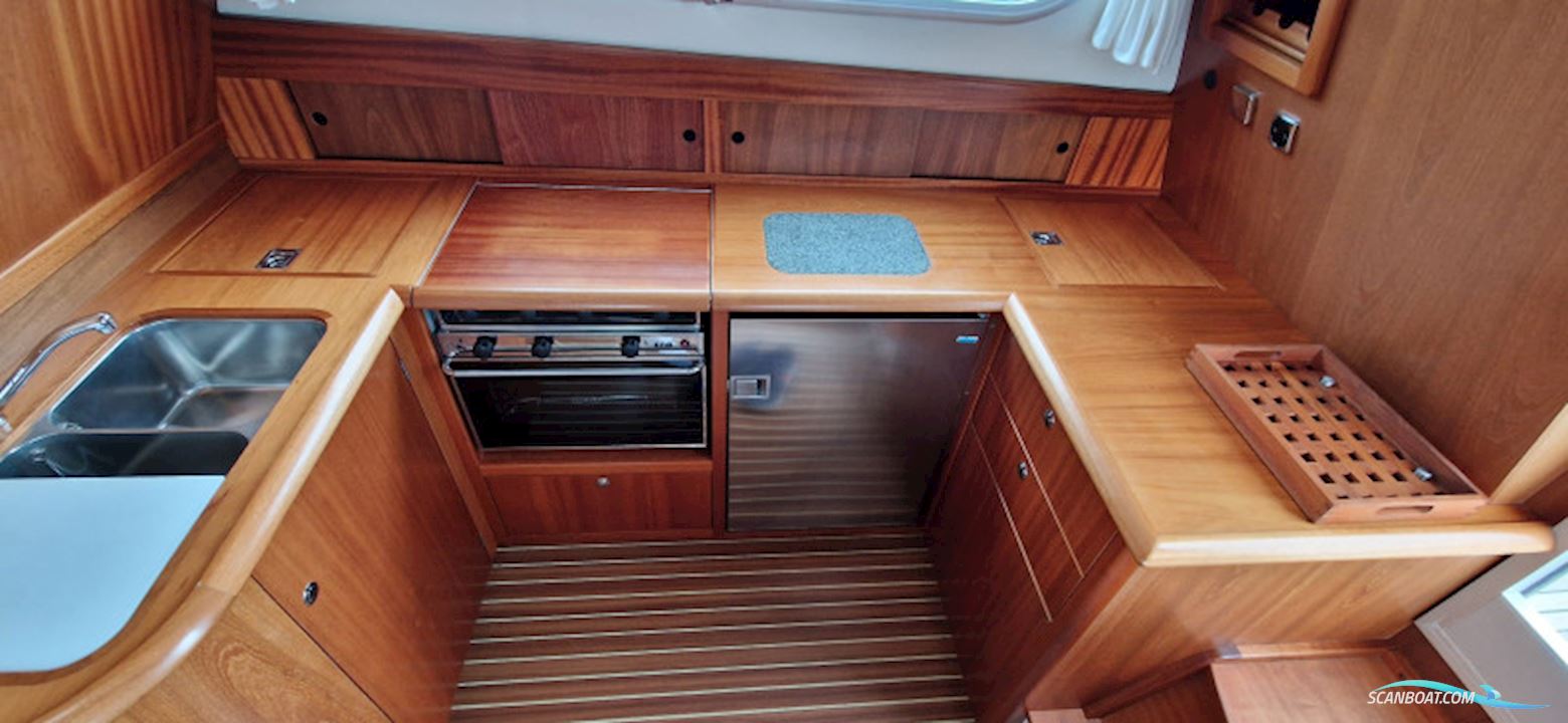 Nimbus 380 Commander