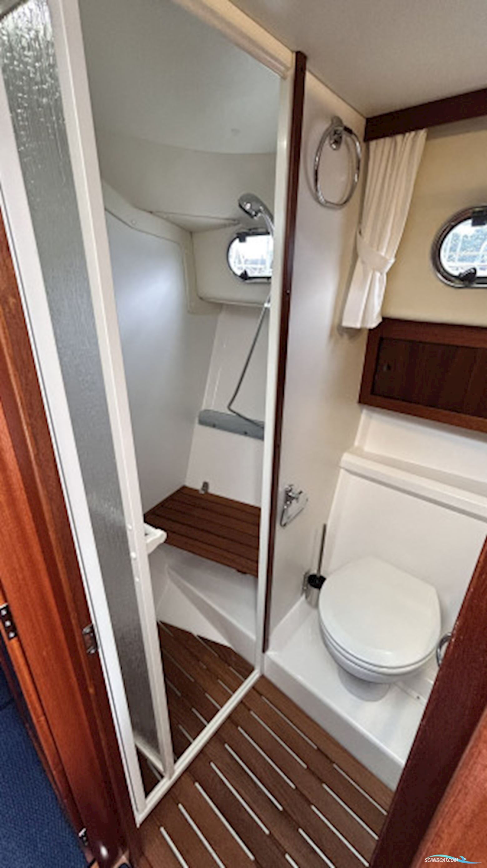 Nimbus 380 Commander