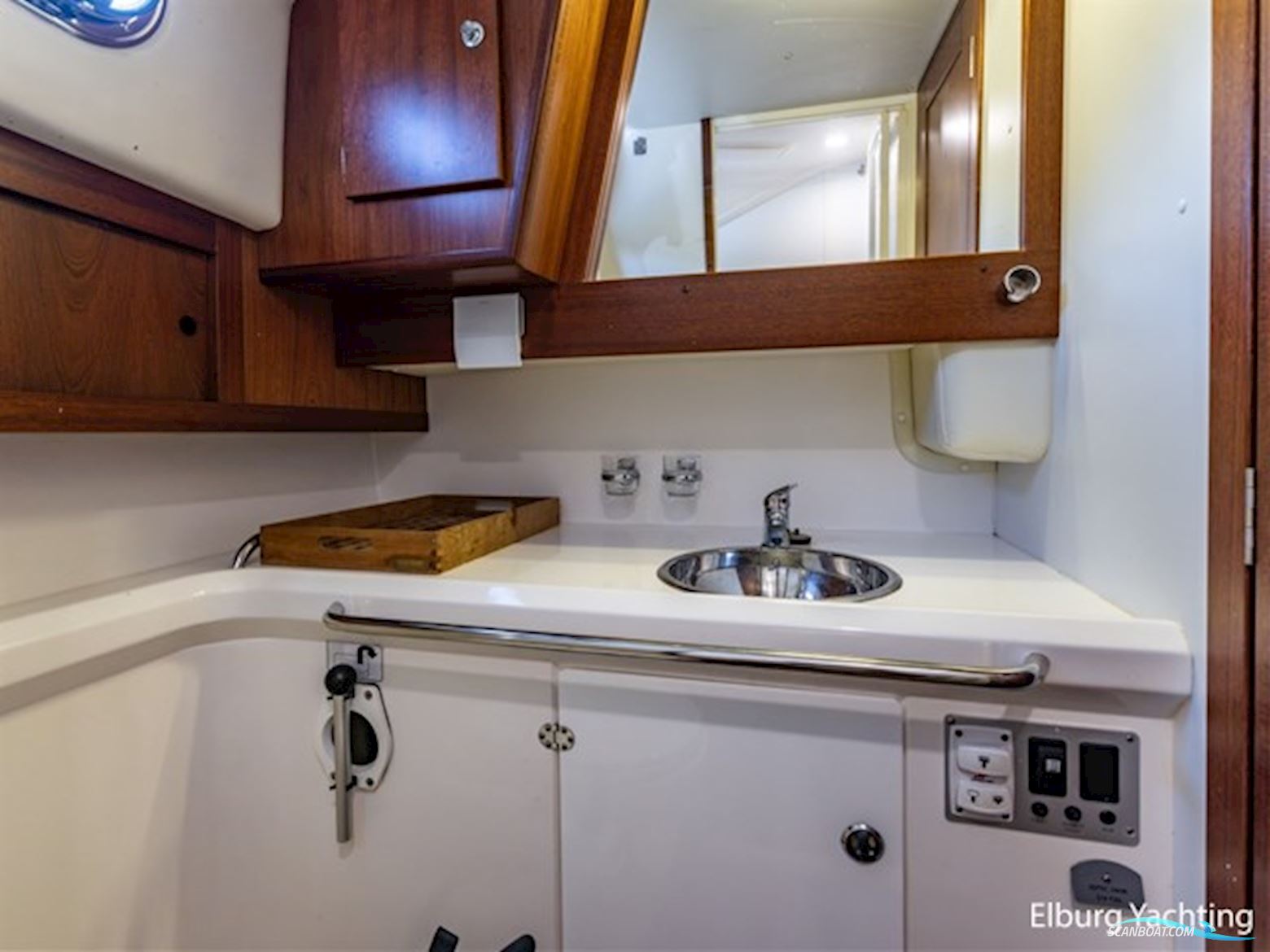 Nimbus 380 Commander