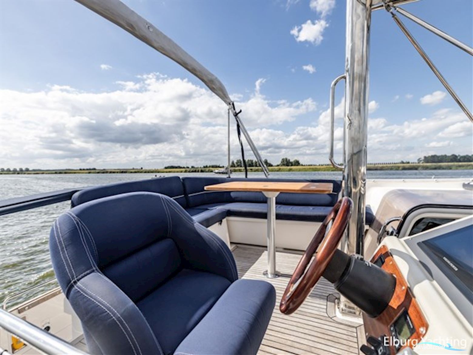 Nimbus 380 Commander