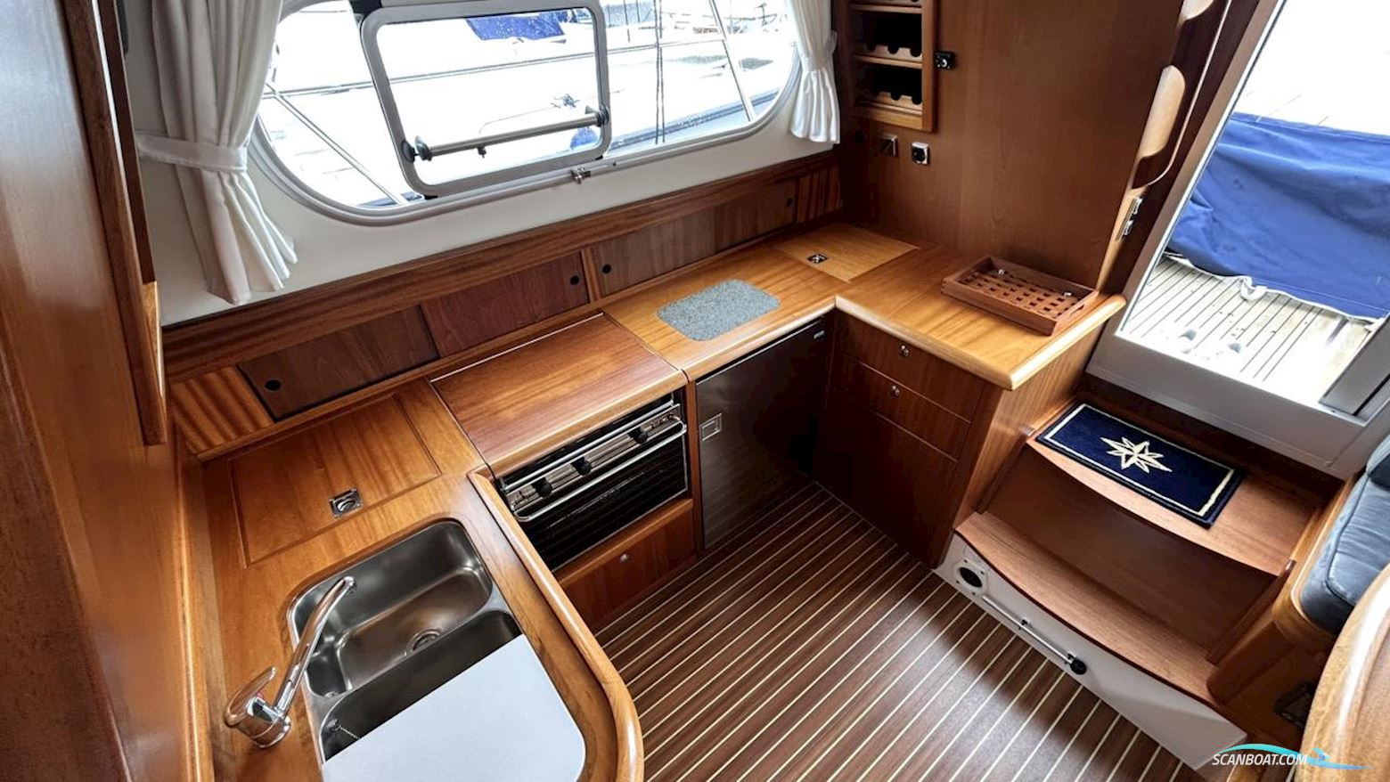 Nimbus 380 Commander