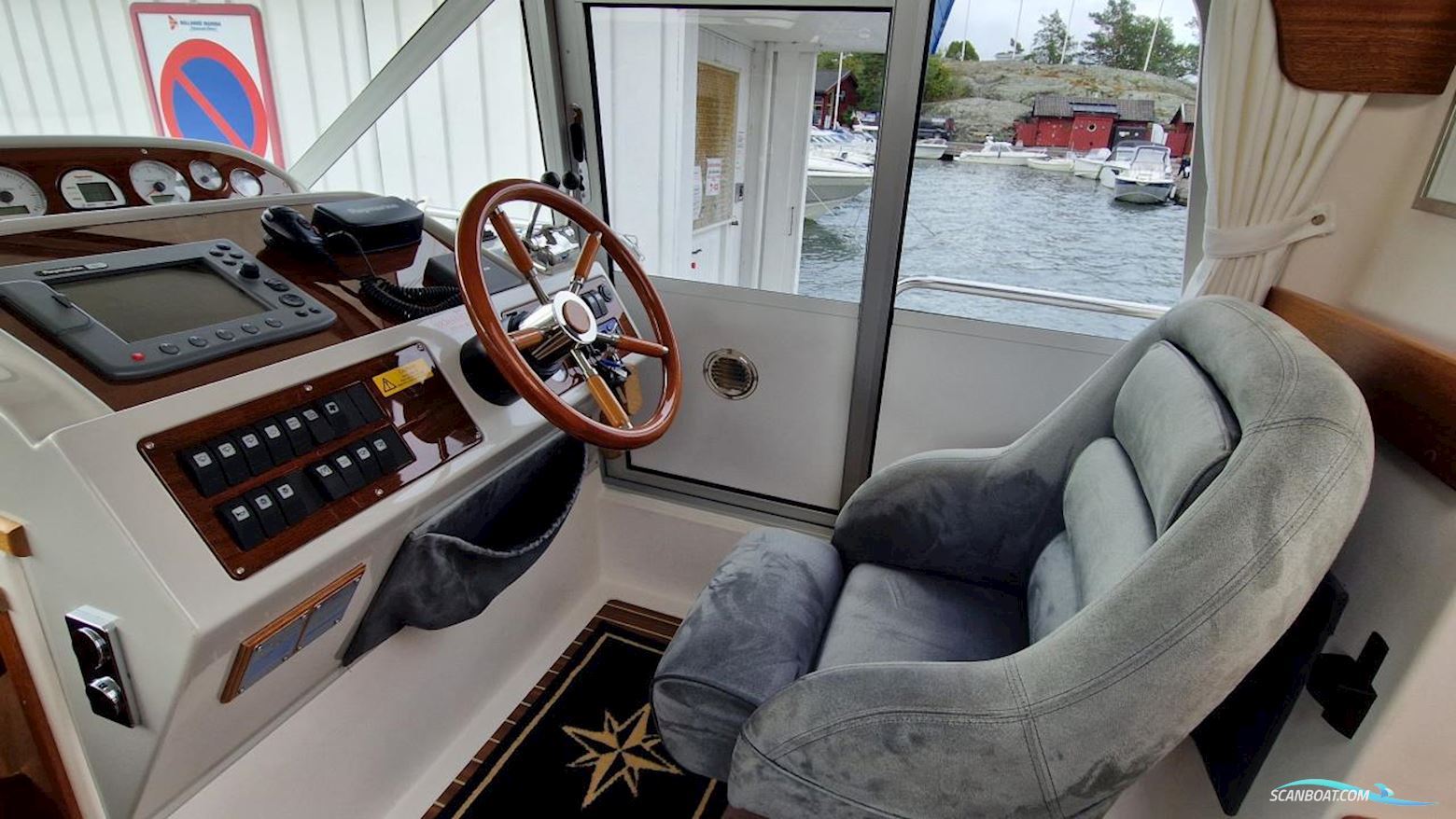 Nimbus 380 Commander