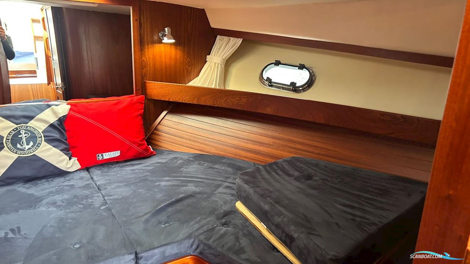 Nimbus 380 Commander