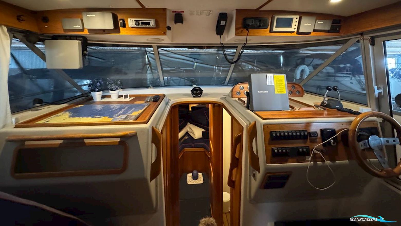 Nimbus 380 Commander