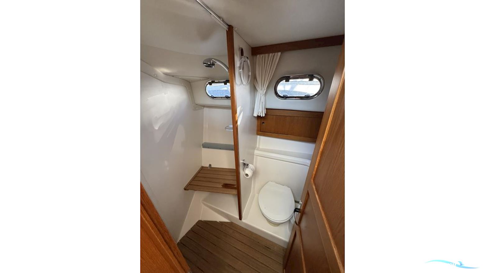 Nimbus 380 Commander