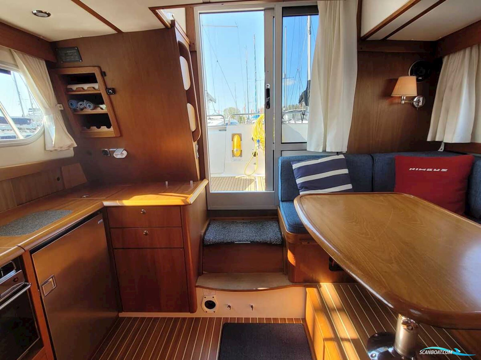 Nimbus 380 Commander