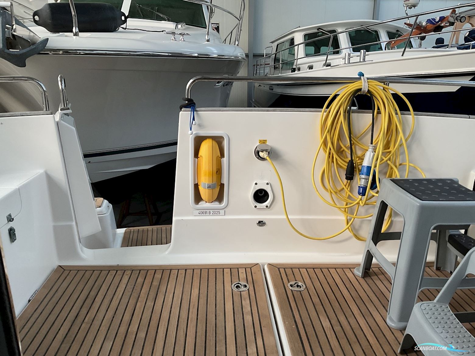 Nimbus 380 Commander